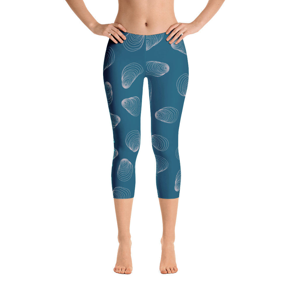 Shuckable Shell Pattern Navy Capri Leggings – Shuckable Apparel